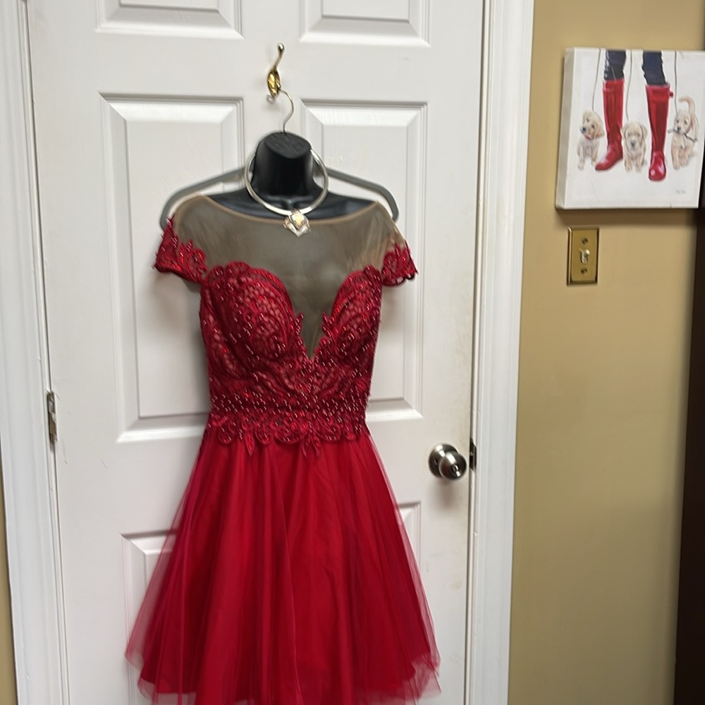 Christmas Red sequins mid length 21 inches pit to pit - Picture 2 of 12